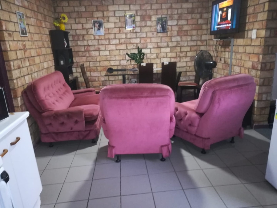 6 Bedroom Property for Sale in Bethelsdorp Eastern Cape